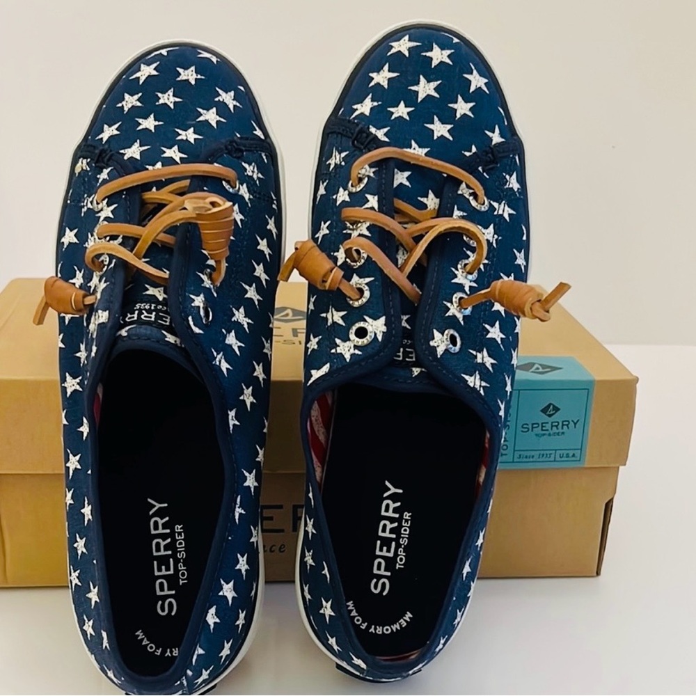 Sperry Navy Pier View Stars Print Canvas Sneakers with Tan Laces Size 7 1/2 - Picture 1 of 8